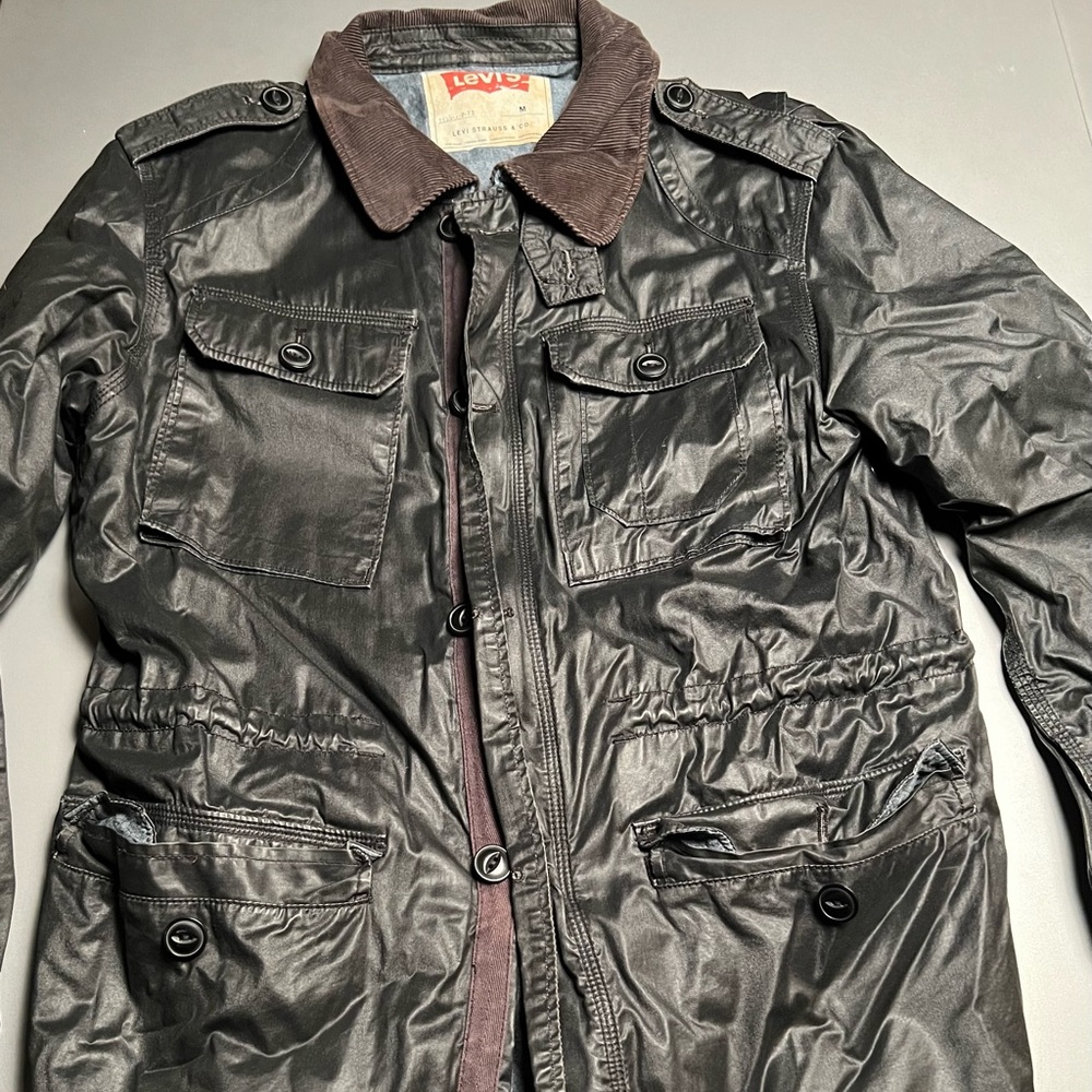 Men’s lightly warn Levi jacket size M